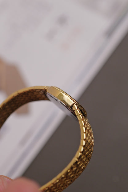 Omega de-ville "mini oval" Linen dial Integrated bracelet Circa. 1980s
