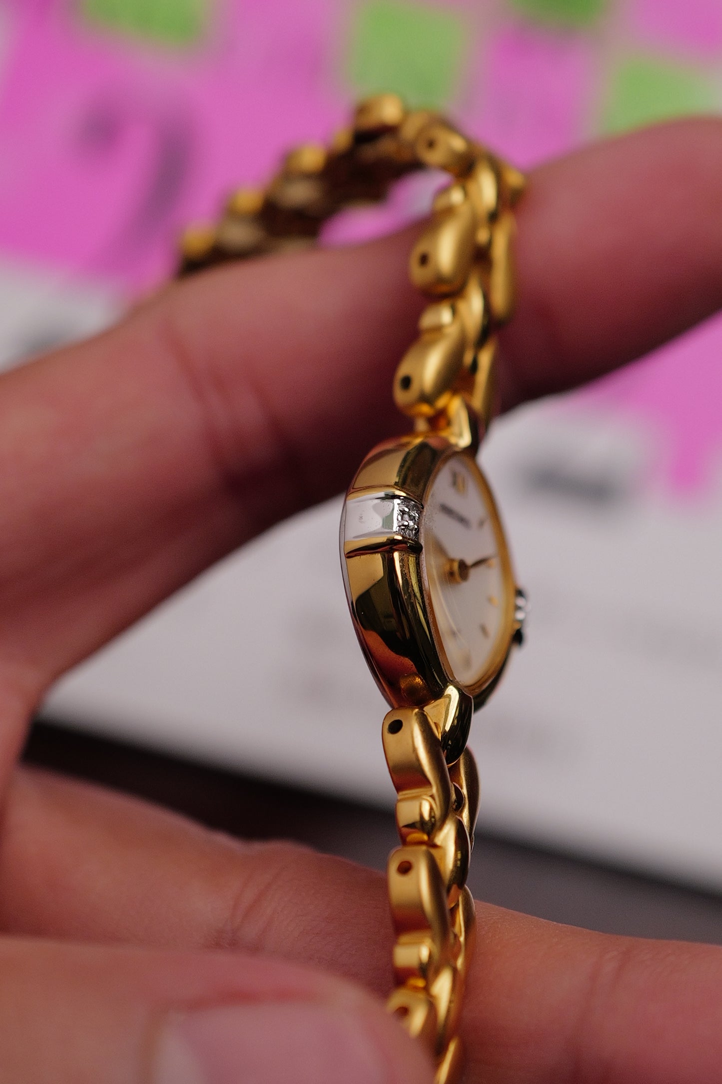 Seiko Exceline Mother of Pearl dial Tear-drop Bracelet in Gold Circa. 1989