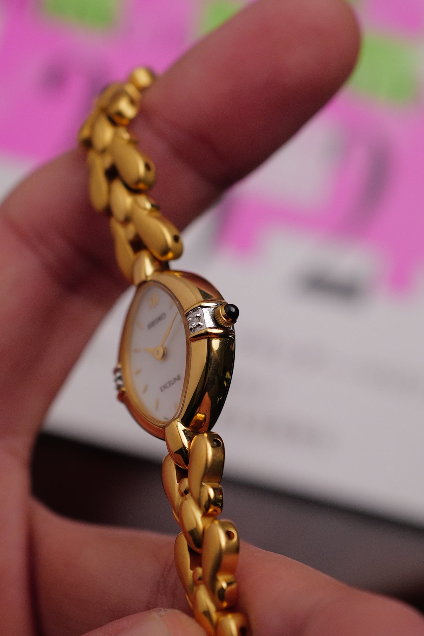 Seiko Exceline Mother of Pearl dial Tear-drop Bracelet in Gold Circa. 1989