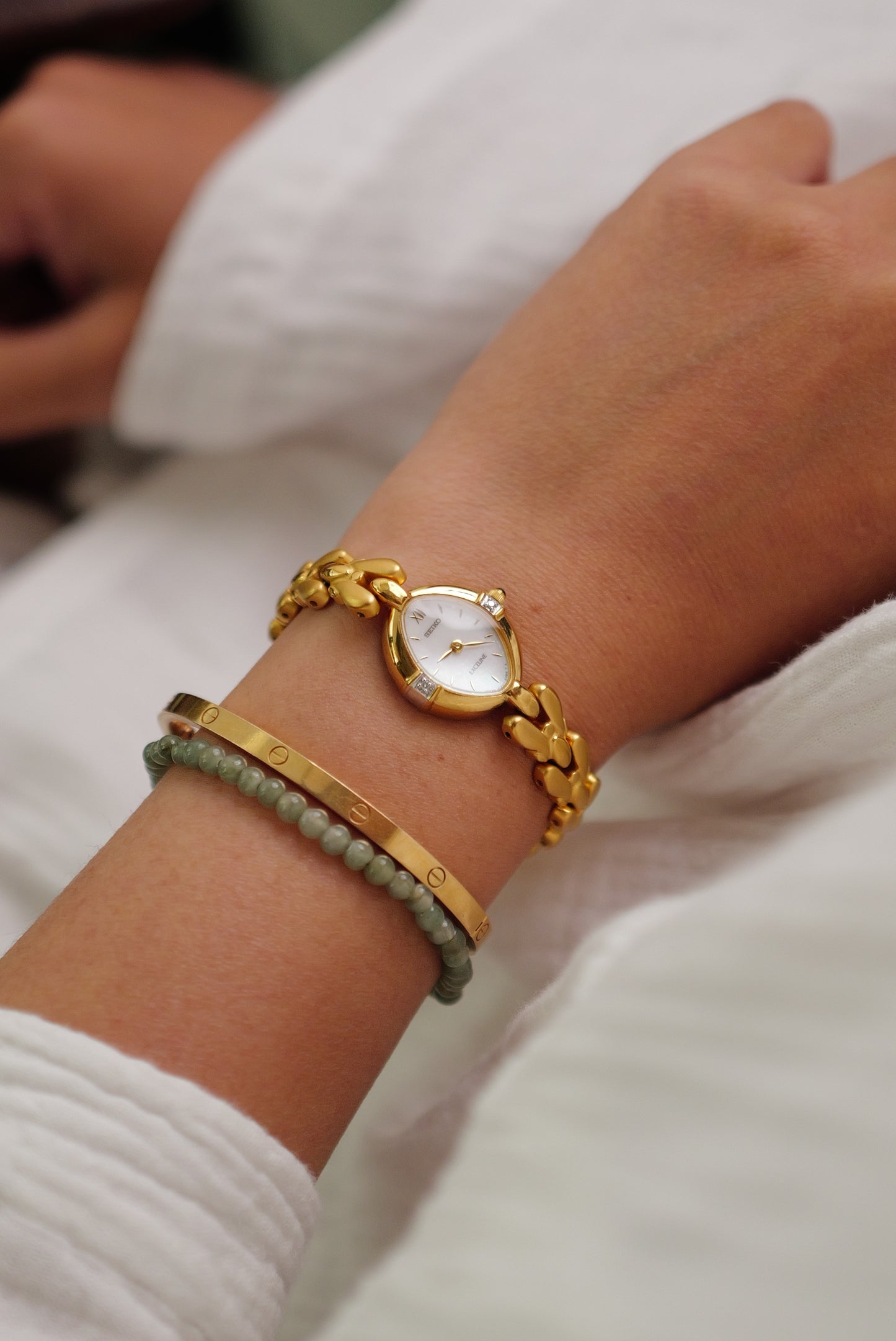 Seiko Exceline Mother of Pearl dial Tear-drop Bracelet in Gold Circa. 1989