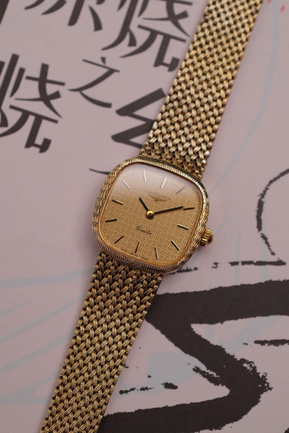 Longines integrated Bracelet Ladies Quartz with adjustable buckle Circa. 1990s