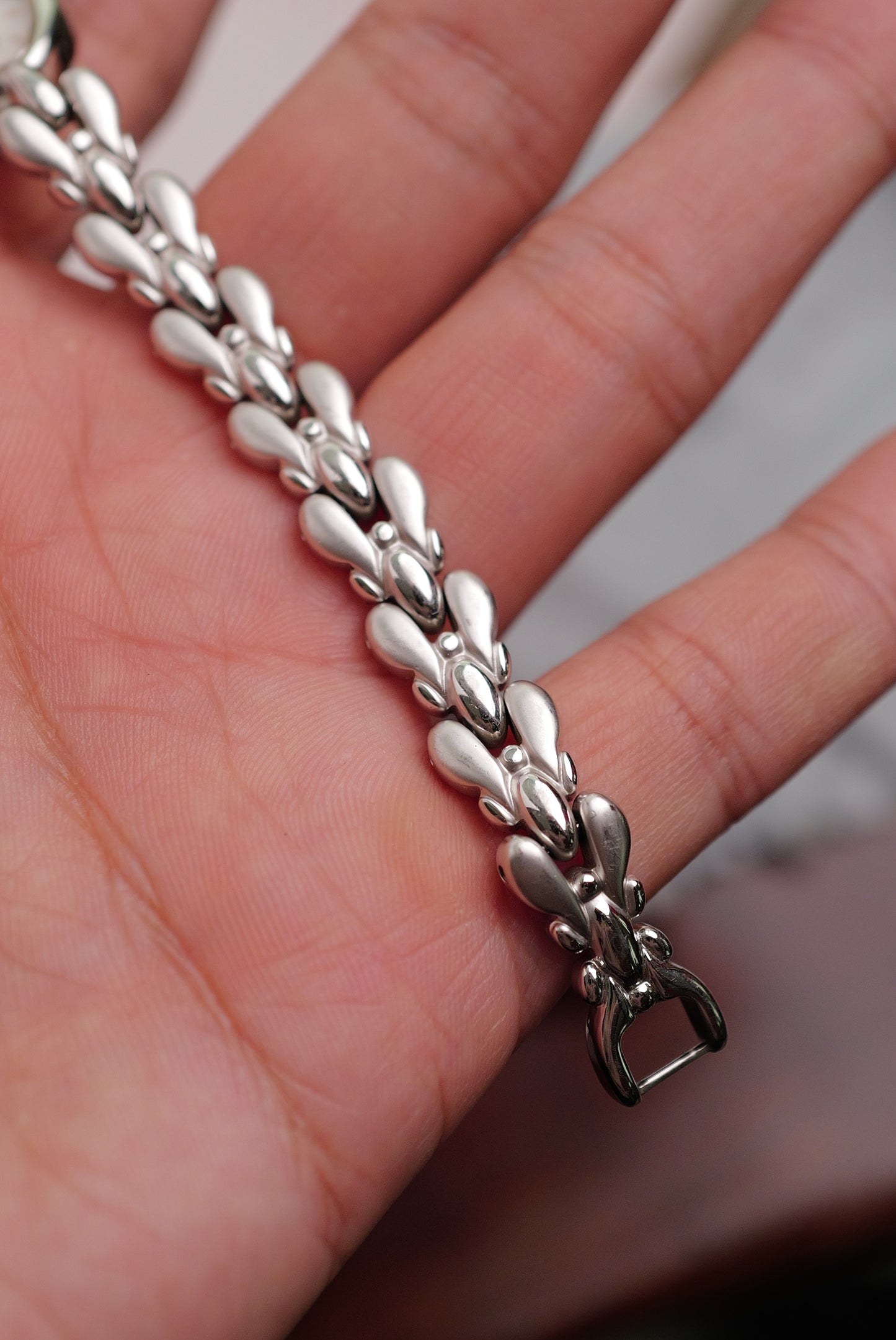 Seiko Exceline Mother of Pearl dial Tear-drop Bracelet Circa.1992