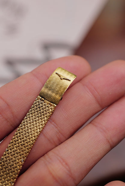 Longines integrated Bracelet Ladies Quartz with adjustable buckle Circa. 1990s