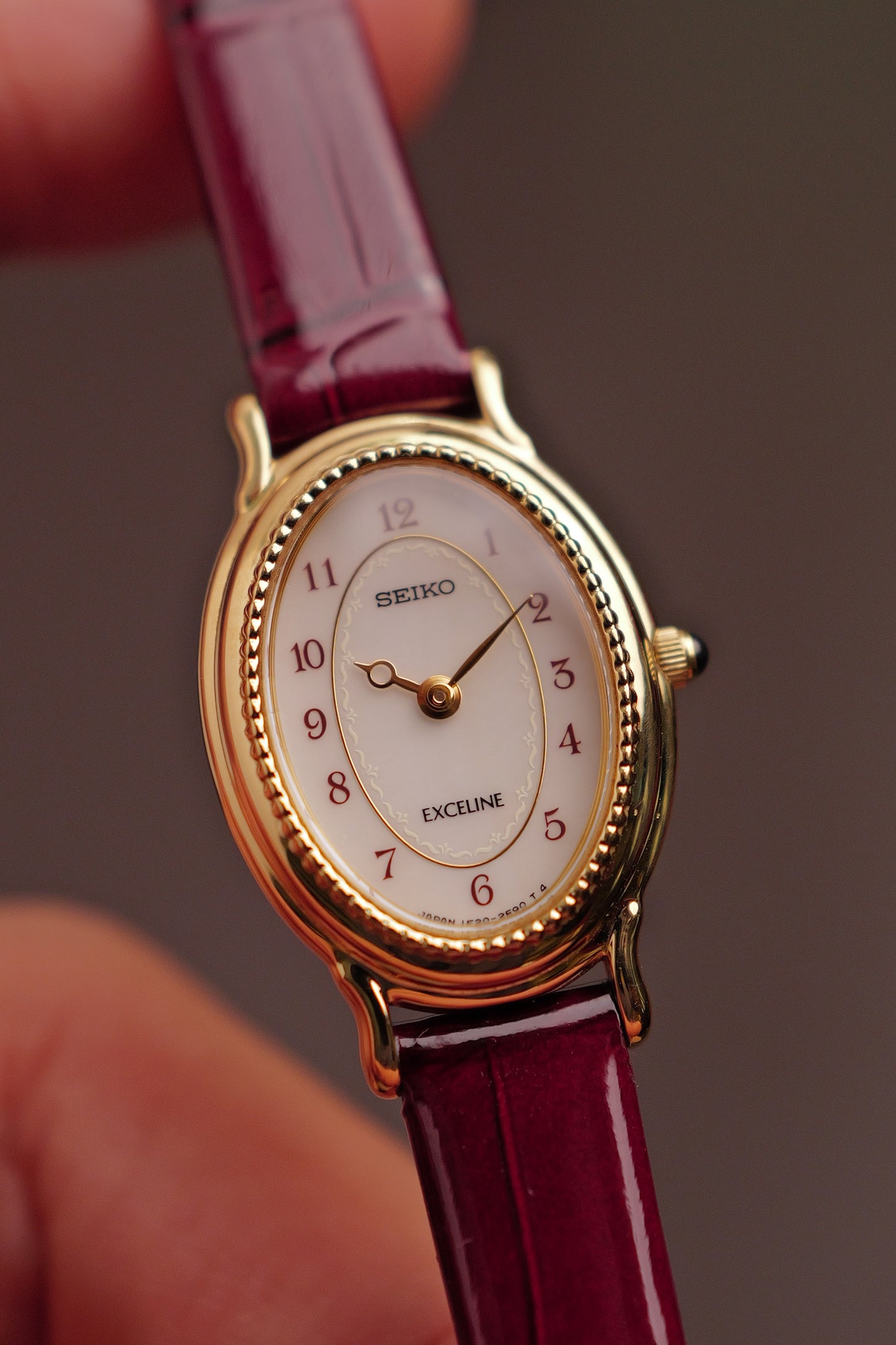 Seiko Exceline Mother of Pearl with beaded bezel Circa. 1992