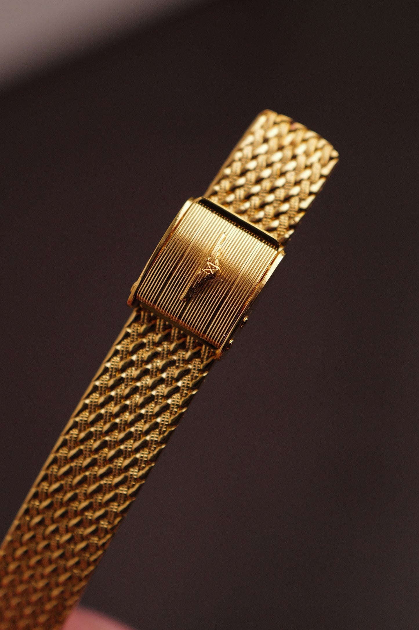 Longines "Octa"Ladies integrated bracelet w/ original box Circa. 1970s