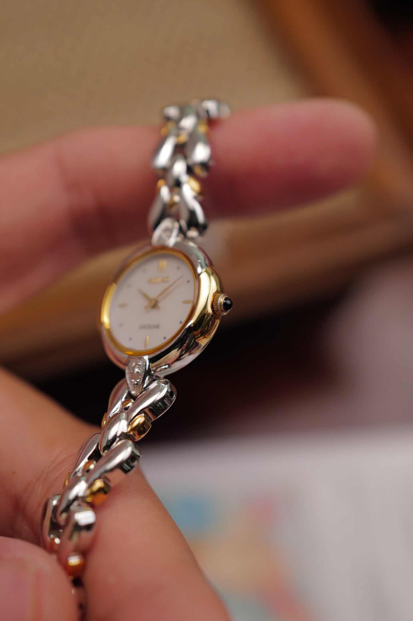 Seiko Exceline Mother of Pearl "2 tone teardrop" Circa. 1995