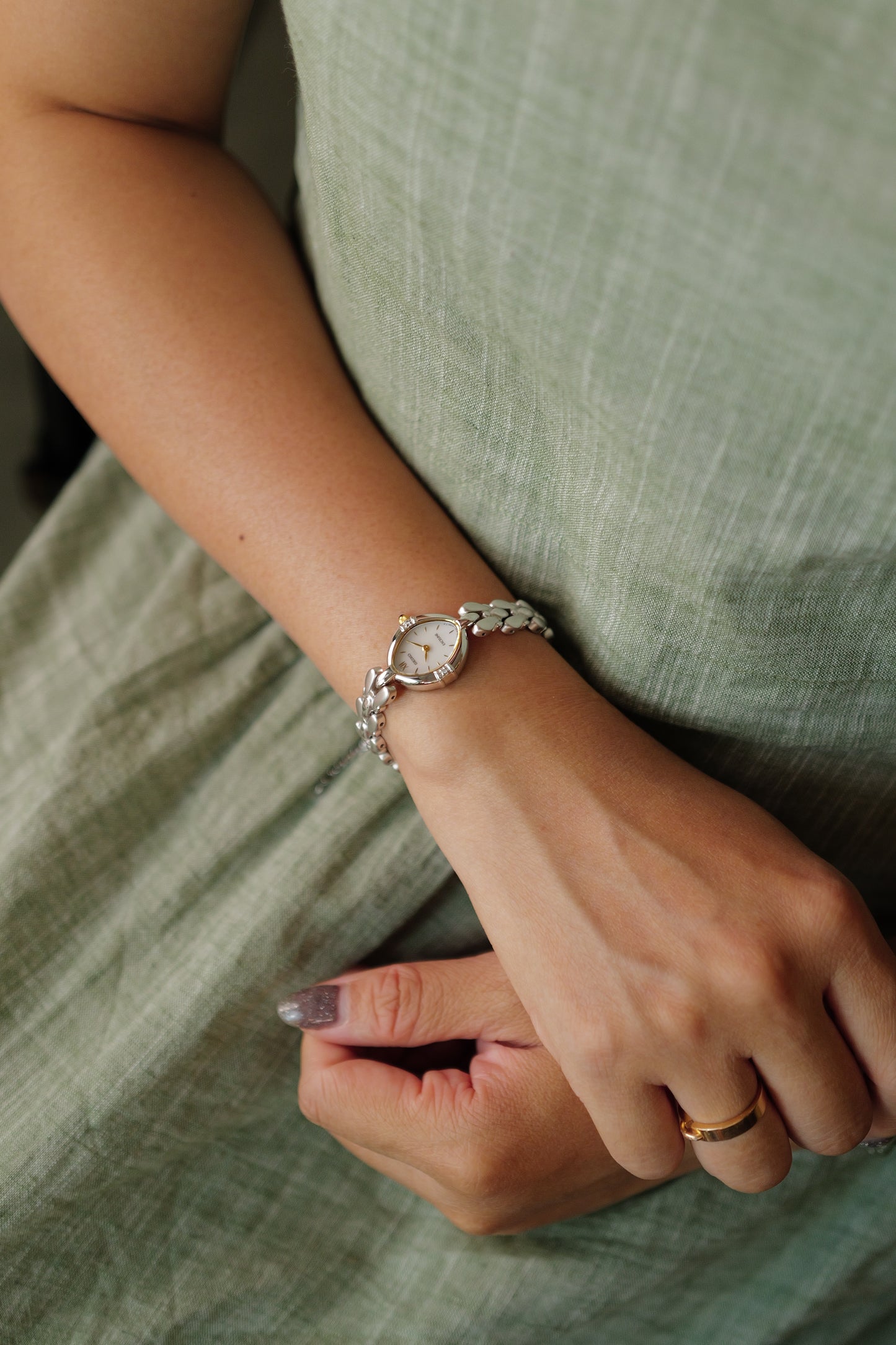 Seiko Exceline Mother of Pearl dial Tear-drop Bracelet Circa.1992