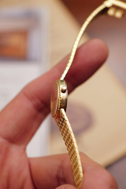 Omega De-ville "Woven-links oval" Circa. 1980s