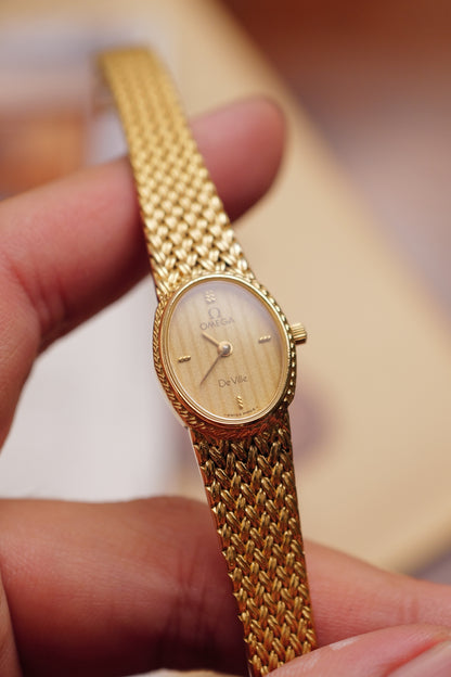 Omega De-ville "Woven-links oval" Circa. 1980s