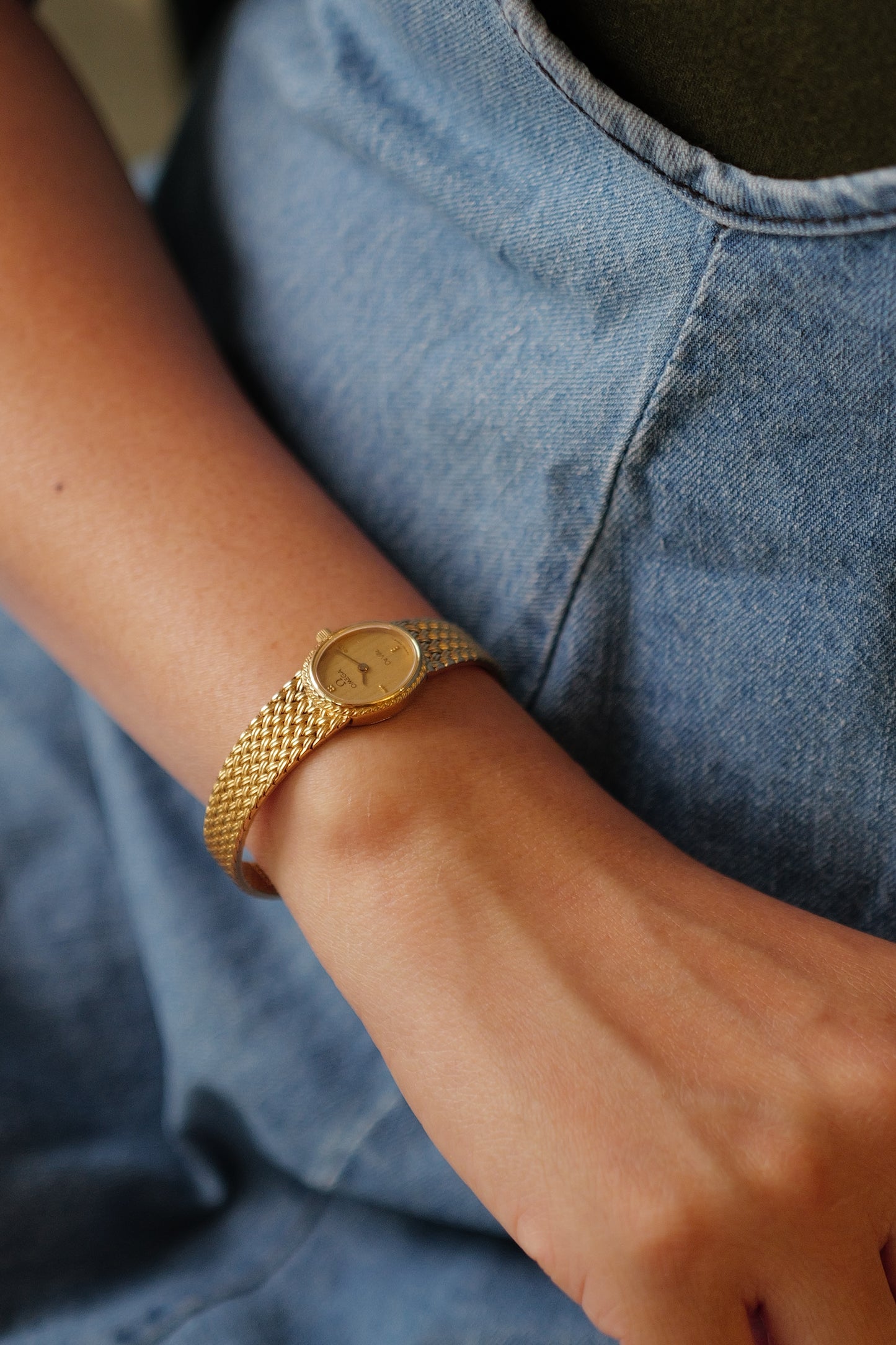 Omega De-ville "Woven-links oval" Circa. 1980s