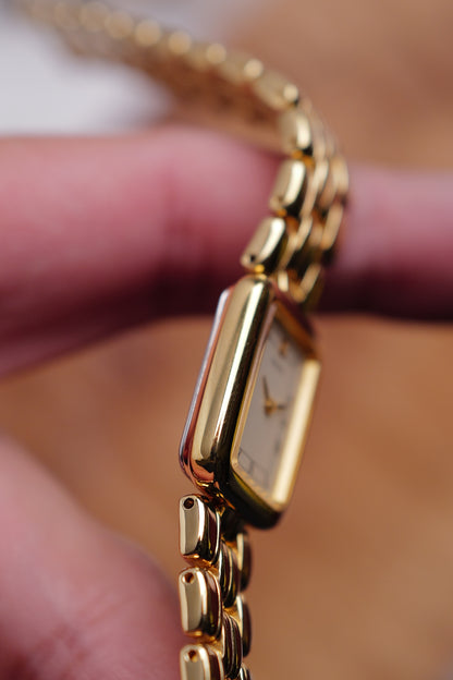 Seiko Classic Tank w/ integrated bracelet Circa. 1994