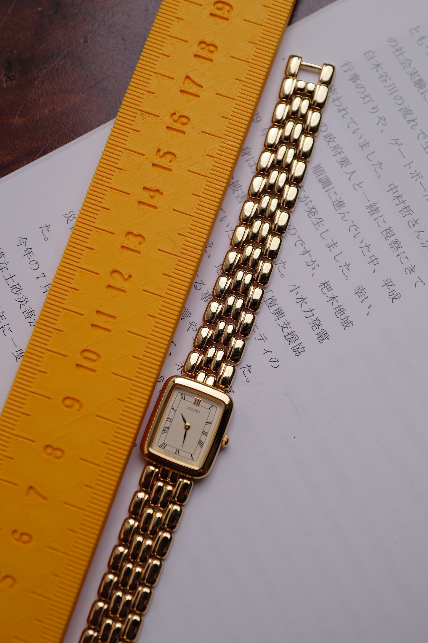 Seiko Classic Tank w/ integrated bracelet Circa. 1994
