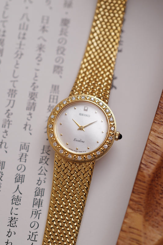 Seiko Excline Mother of Pearl Diamonds integrated bracelet Circa. 1990