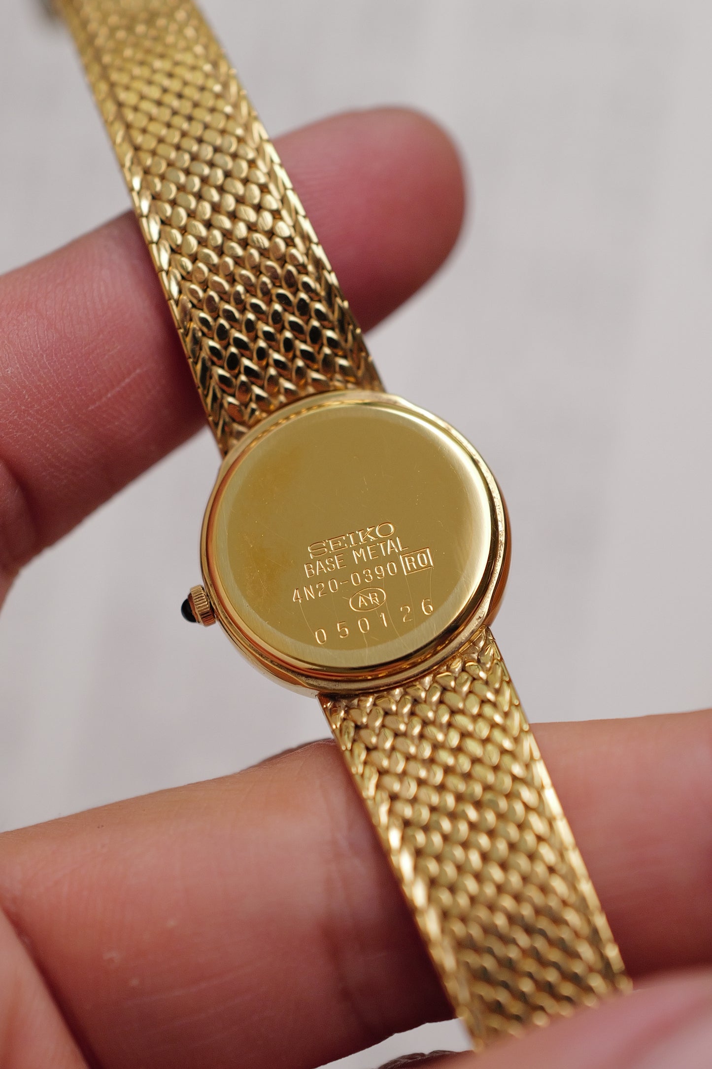 Seiko Excline Mother of Pearl Diamonds integrated bracelet Circa. 1990