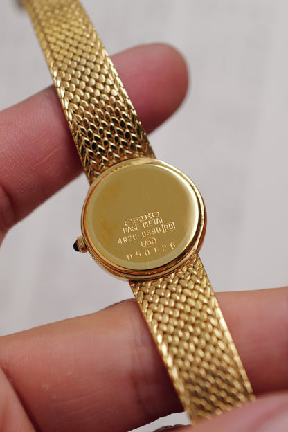 Seiko Excline Mother of Pearl Diamonds integrated bracelet Circa. 1990
