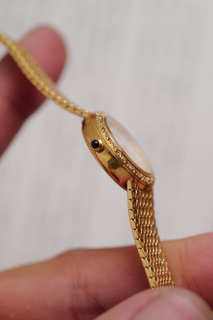 Seiko Excline Mother of Pearl Diamonds integrated bracelet Circa. 1990