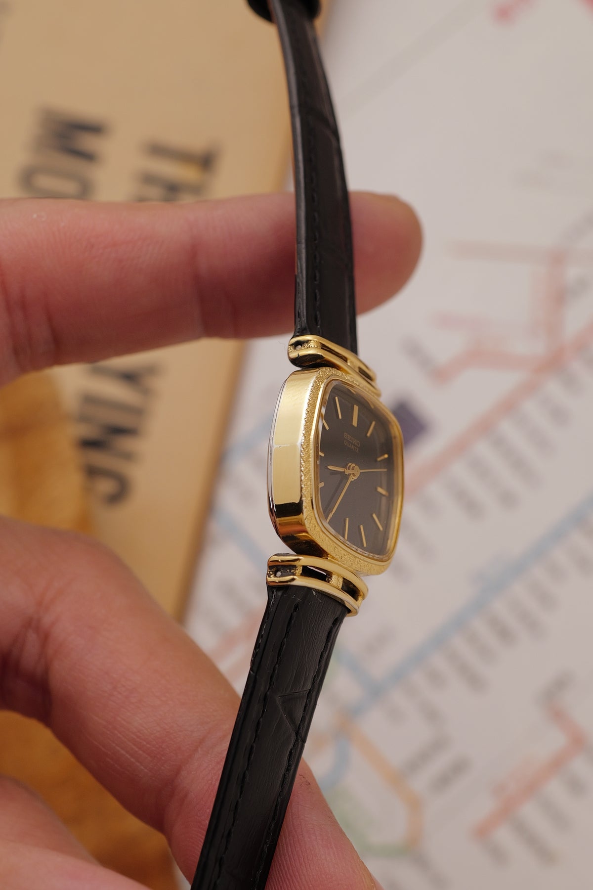 Seiko Quarz "Art-Deco Cushion" Circa. 1981
