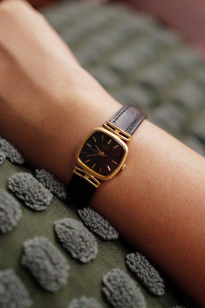 Seiko Quarz "Art-Deco Cushion" Circa. 1981