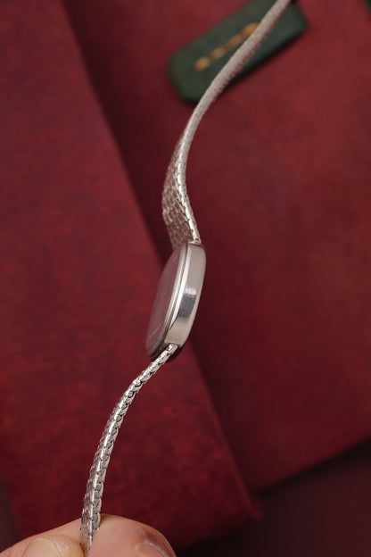 Longines "Cushion" Integrated Bracelet w/ Adjustable Buckle Circa. 1990s