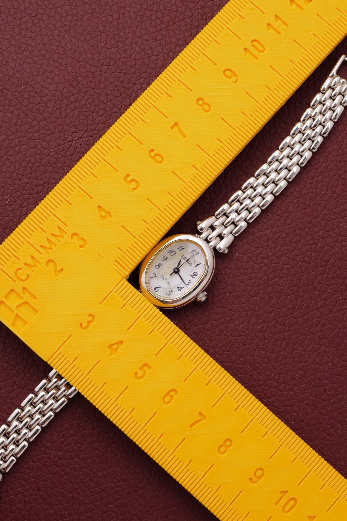 Seiko Exceline "Ellipse Mother of pearl" Circa. 1995
