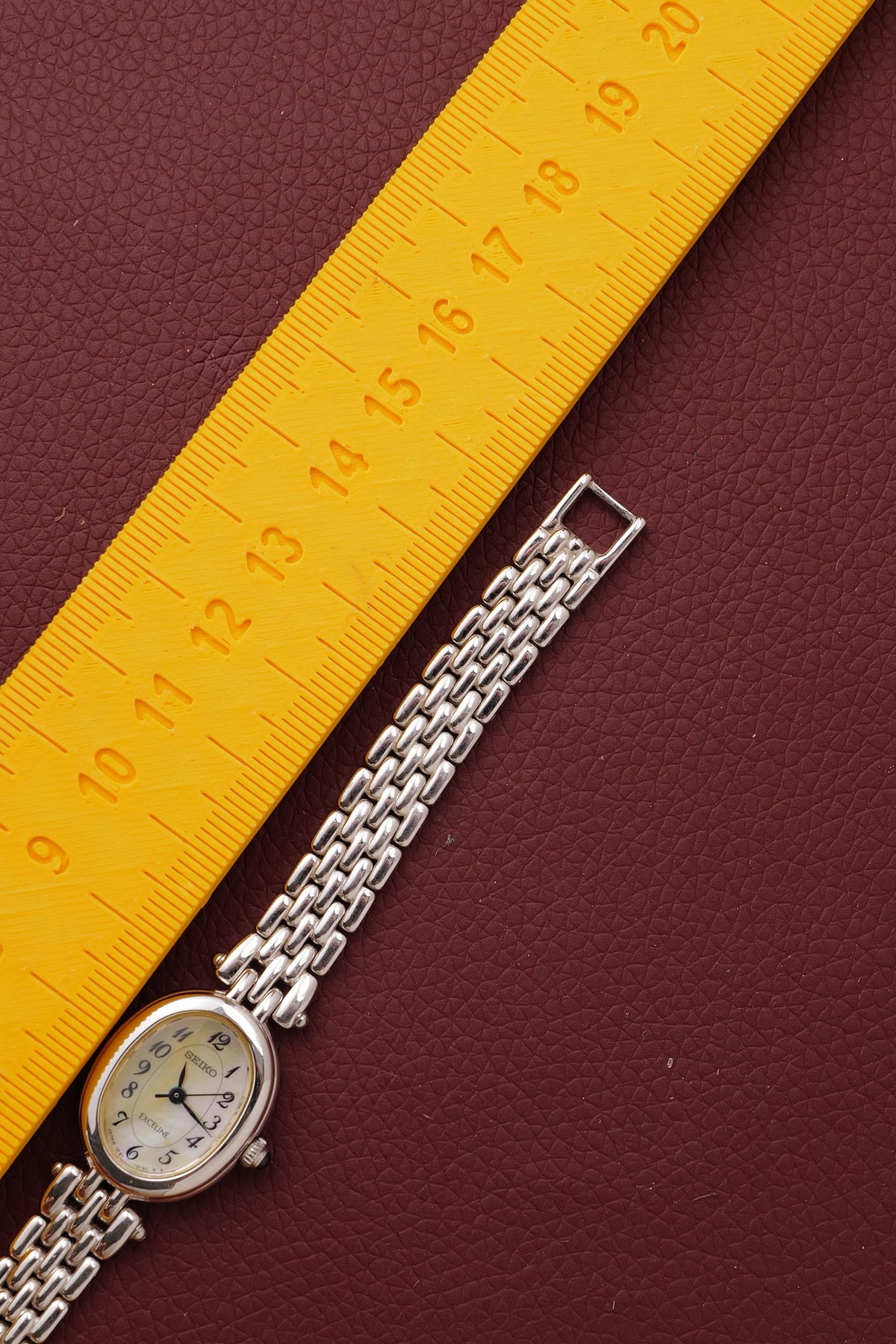 Seiko Exceline "Ellipse Mother of pearl" Circa. 1995
