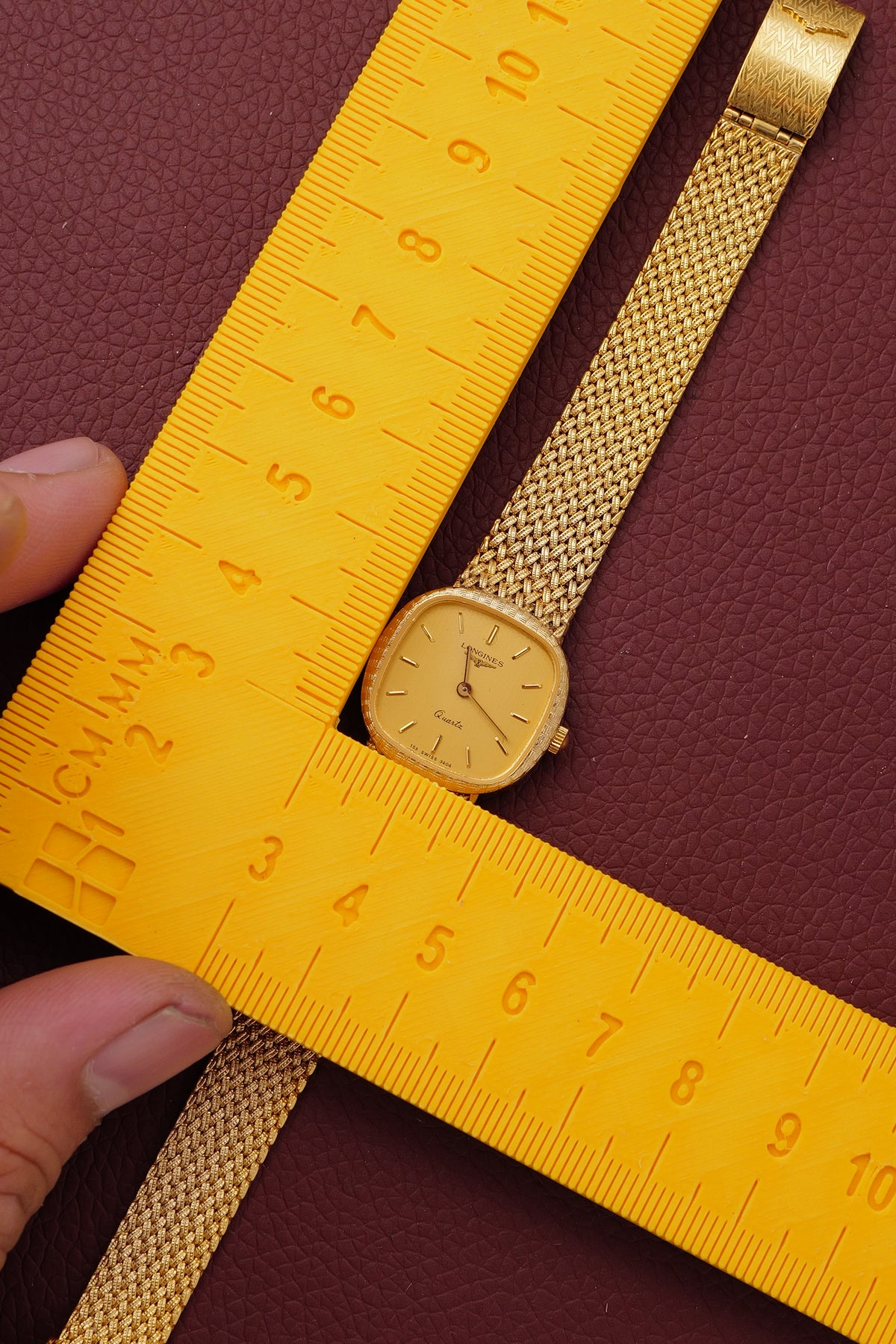 Longines integrated Bracelet Ladies Quartz with adjustable buckle Circa. 1990s