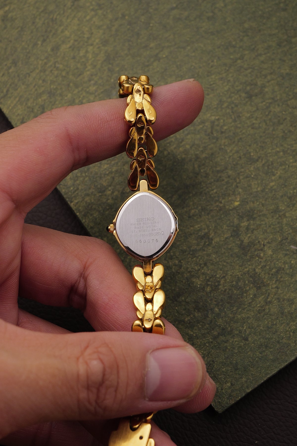 Seiko Exceline Mother of Pearl dial Tear-drop Bracelet in Gold Circa. 1989