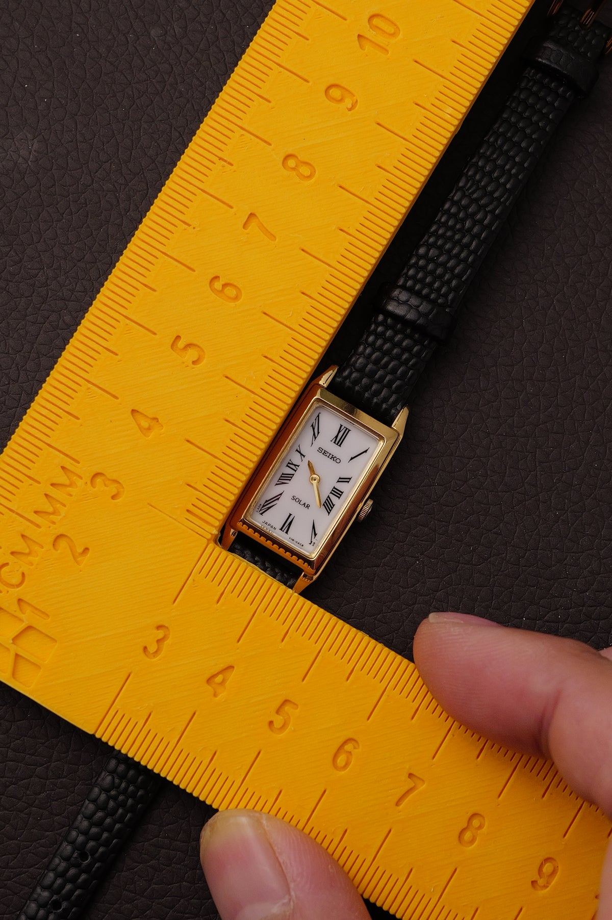 Seiko Solar "Tank Cintree"